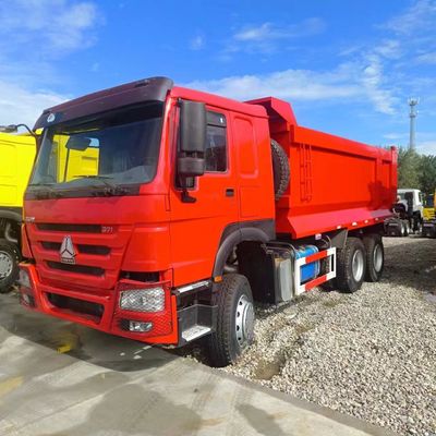 Sinotruk Schwerlast-Dump Truck mit 30 t Ladekapazität und Reifen 6 × 4 Antriebsrad