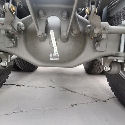 6×4 Antriebsrad Sinotruk Schwerlastzug mit Luftfederungssitz und 600L Kraftstoffbehälter