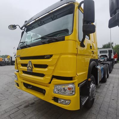 Gebrauchtes Traktorkopf mit 600L Kraftstofftank für das Schleppen von Semi-Anhängern