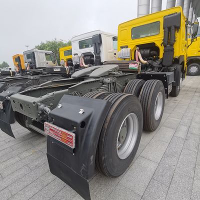 Gebrauchtes Traktorkopf mit 600L Kraftstofftank für das Schleppen von Semi-Anhängern