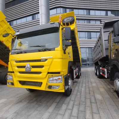 Top- Benzin-Traktorkopf mit 600-Liter-Tank und Luftaufhängungssitz ZZ4257N3247E1H