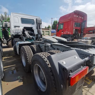 US 371 Erschwinglicher HOWO-Lkw-Traktor mit 1000-Liter-Tank und Luftaufhängungssitz