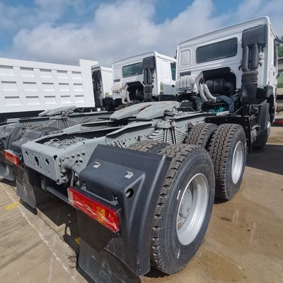 US 371 Erschwinglicher HOWO-Lkw-Traktor mit 1000-Liter-Tank und Luftaufhängungssitz