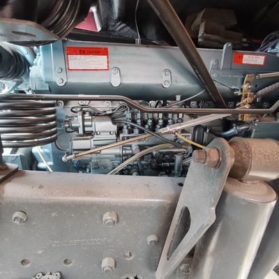 Steuerungssysteme mit Leistungshilfe Stabiles Diesel-Traktorfahrzeug zum Schleppen von Sattelzugen