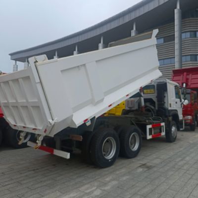 Paketgröße 1100.00cm * 250.00cm * 345.00cm HOWO 371HP Selbstdumpffahrzeug