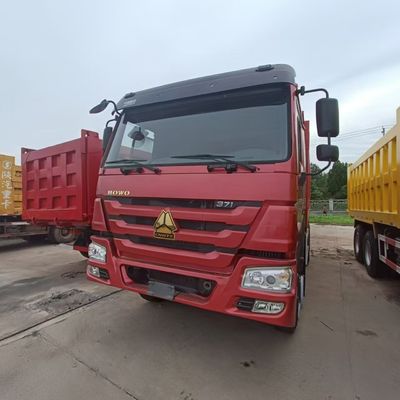 Schwerlastlastwagen Sinotruck Dump Truck mit Kohlenstoffstahl-Frachtkarton und Reifenfahrzeug