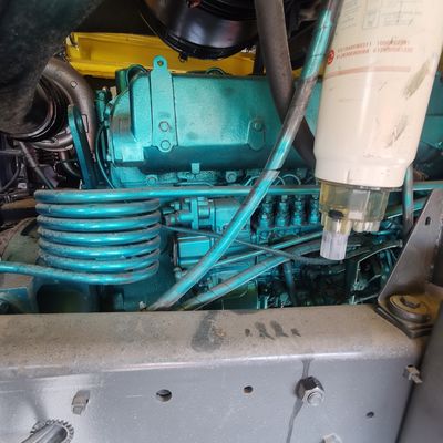 Schwerlastlastwagen mit Reifen und hydraulischem Lenken in gutem Zustand