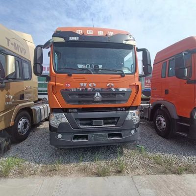 Gebrauchtes HOWO 6X4 Traktorfahrzeug zum Schleppen von Semi-Anhängern Anpassung und Paketgröße