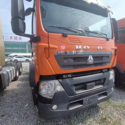 Versandkosten Gebrauchtes Schwerlastfahrzeug Sinotruk HOWO 6X4 Traktorfahrzeug zum Schleppen eines Semi-Anhängers
