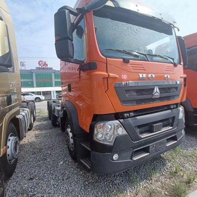 Versandkosten Gebrauchtes Schwerlastfahrzeug Sinotruk HOWO 6X4 Traktorfahrzeug zum Schleppen eines Semi-Anhängers