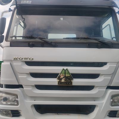 Gütertransport maßgeschneiderter schwerer HOWO-LKW-Traktor mit Rohrlosen Reifendesign