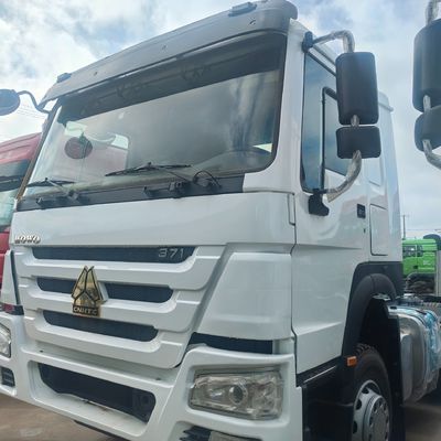 Gütertransport maßgeschneiderter schwerer HOWO-LKW-Traktor mit Rohrlosen Reifendesign