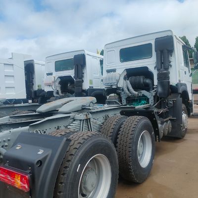 Gütertransport maßgeschneiderter schwerer HOWO-LKW-Traktor mit Rohrlosen Reifendesign