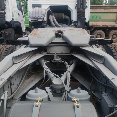 Leistungsstarker HOWO Schwerlastwagen Traktor Frachtwagen mit 6 Monaten Kundendienst