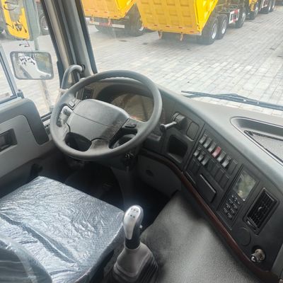 Sitzplätze ≤5 Leistung Gebrauchtes nationales Schwerlastfahrzeug HOWO8X4 Dump mit Anpassung