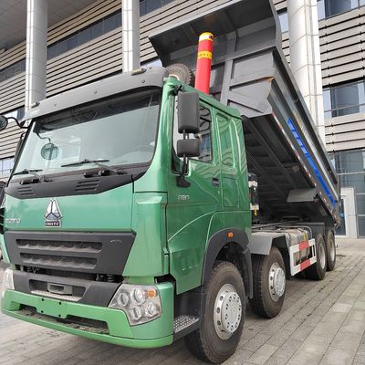 US Sinotruck Frachtwagen für den Bau Paket Größe 850.00cm * 250.00cm * 345.00cm