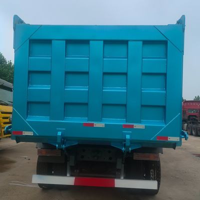 8800.000kg Paket Bruttogewicht Schwerlastwagen HOWO 8X4 Rad-Dump-Truck für den Bergbau