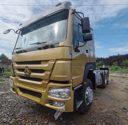 Individuelle Anforderung Kohlenstoffstahl-Ladebüro HOWO Traktor-Lkw mit 1000L Tank