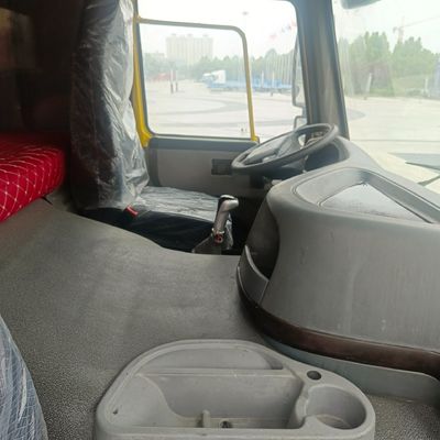 Vordere Hebekapazität mit Steuerungssystem ausgestattet