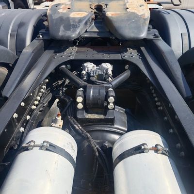 600L Kraftstoffbehälter Luftfederung Sitz Diesel schwerer Lkw Delong X6000 zum Schleppen von Semi-Anhänger
