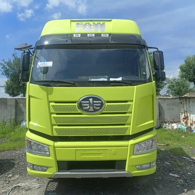 ZZ4257N3247E1H 6.8x2.5x3.8m FAW Jiefang J6p420HP Diesel 6X4 Traktor Transportfahrzeug