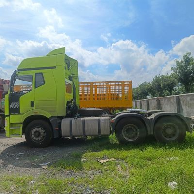 6 Monate Diesel 6X4 Traktor Lkw J6p420PS mit 400L Kraftstoffbehälter Euro 5 Emissionsstandard