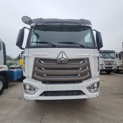 Gebrauchtes HOWO Traktorfahrzeug zum Abschleppen 6800*2500*3200 Abmessungen und Motorkapazität &gt;8L