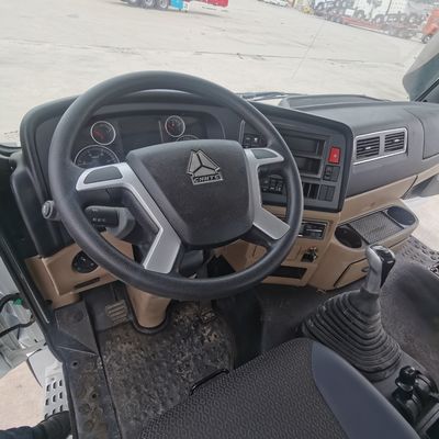 Reifenentwurf Rohrloser 400 PS-Dump Truck mit Shacman-Fahrzeugteilen und 600 L Kraftstoffbehälter