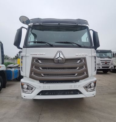 Hydraulisches Lenken verwendet HOWO Traktor Lkw 600L Kraftstoffbehälter zum Schleppen