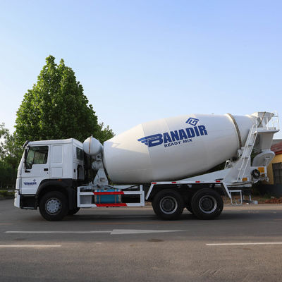 2m3 8m3 12m3 4X2 /6X4/8X4 Mobiler Tankwagen HOWO Manueller Diesel-Truck