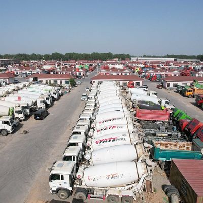2m3 8m3 12m3 4X2 /6X4/8X4 Mobiler Tankwagen HOWO Manueller Diesel-Truck