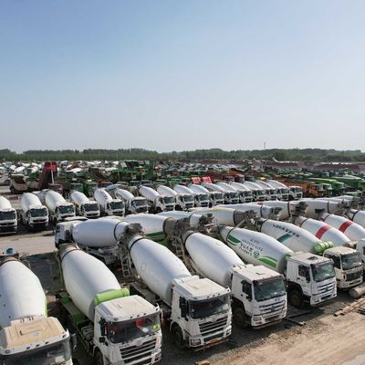 2m3 8m3 12m3 4X2 /6X4/8X4 Mobiler Tankwagen HOWO Manueller Diesel-Truck