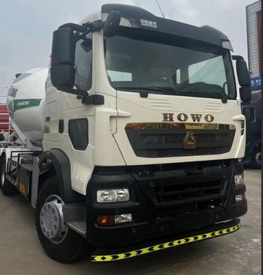 Sinotruk Hydraulic Steering Betonmischer-Chassis für Nutzlastanwendungen von 30 Tonnen