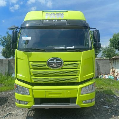 US Carbon Steel FAW Jiefang J6p420HP Diesel-Schwerlastwagen zum Ziehen von Sattelanhängern