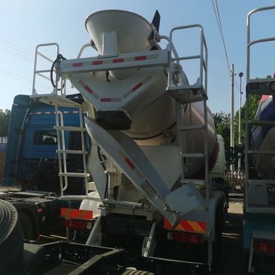 Off-Road Hydraulic Cement Mixer Truck mit individueller Farbe und Leistung von Sinotruk