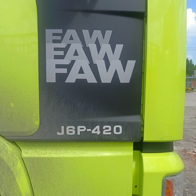 Vielseitige FAW Jiefang J6p420HP Diesel-Schwerlastwagen mit 400L Kraftstoffbehälter Leistung