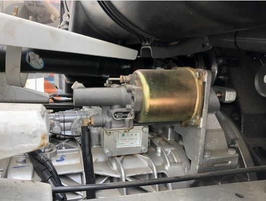 Diesel-Tankwagen Montierte Mischtransporte 2m3 8m3 12m3 4X2 /6X4/8X4 Mobiler Tankwagen HOWO Handbuch