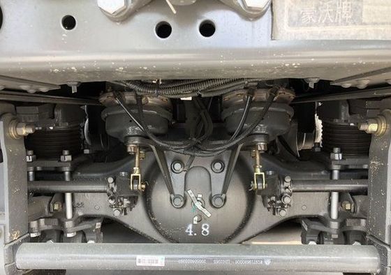 Diesel-Tankwagen Montierte Mischtransporte 2m3 8m3 12m3 4X2 /6X4/8X4 Mobiler Tankwagen HOWO Handbuch