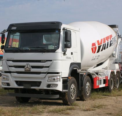 Sinotruk Zementmischfahrzeug 8x4 Antriebsmodus und Reifen für schwere Bauprojekte