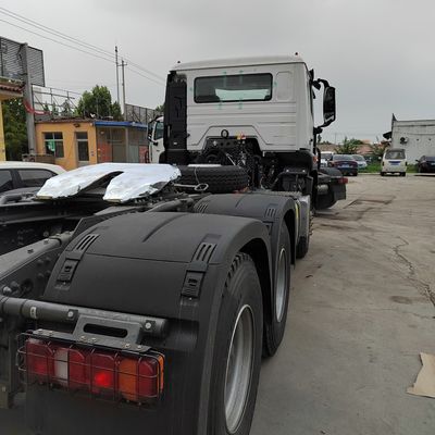 Verkauf HOWO 371HP 6X4 Traktorfahrzeuge Gebrauchtfrachtfahrzeuge Handgetriebe