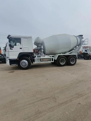 angepasster Sinotruk-Fahrzeug mit hydraulischem Lenkrad-Mischlaster mit Leistungshilfe und Reifen
