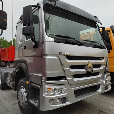 Hydraulische Lenkung und Chassis-Design von Sinotruk 6x4 Traktoren für den industriellen Transport