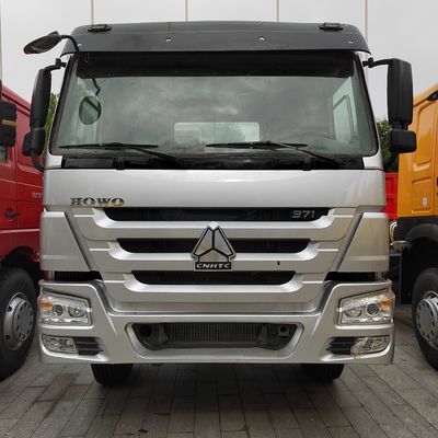 Hydraulische Lenkung und Chassis-Design von Sinotruk 6x4 Traktoren für den industriellen Transport