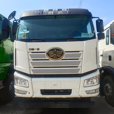 Mischfahrzeuge mit Sinotruk-Chassis und hydraulischem Lenksystem Anfangszahlung