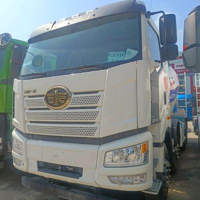 Mischfahrzeuge mit Sinotruk-Chassis und hydraulischem Lenksystem Anfangszahlung