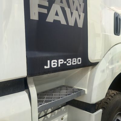 Mischfahrzeuge mit Sinotruk-Chassis und hydraulischem Lenksystem Anfangszahlung