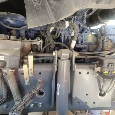 Haowo Schwerlastwagen Mischmaschine Traktor Zementmischmaschine und 6 Monate Kundendienst
