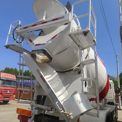 Industrieller Mischwagen mit hydraulischem Lenksystem und 8 Hubraum für das Mischen