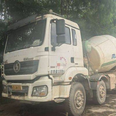 Anforderung Sinotruk 8m3 Diesel Betonmischer mit Hydrauliklenkung