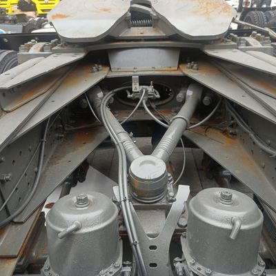 Kraftstoff-Lkw-Kopf für das Ziehen von Semi-Anhängern Handgetriebe 600L Tank US-Währung